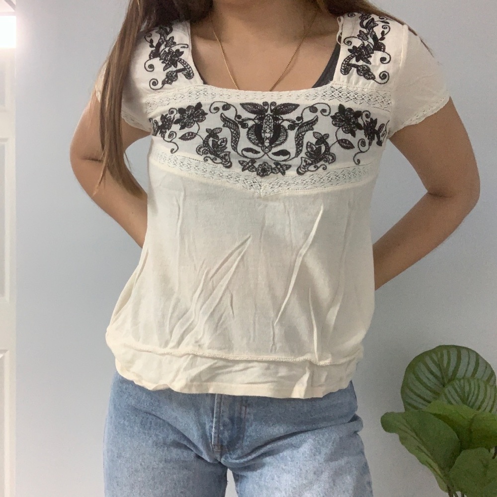 Zara embroidered summer top